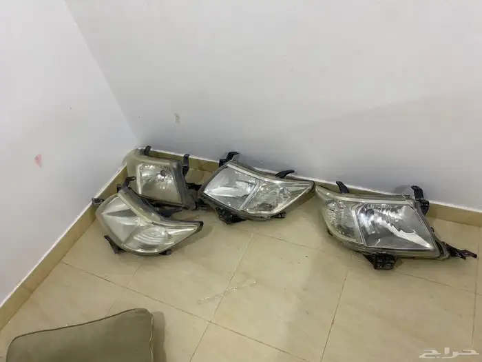 للبيع شمعات هايلوكس ورفرف 0