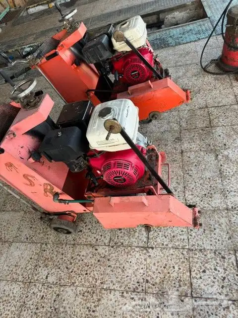 مكاين ياباني لقطع الاسفلت 0