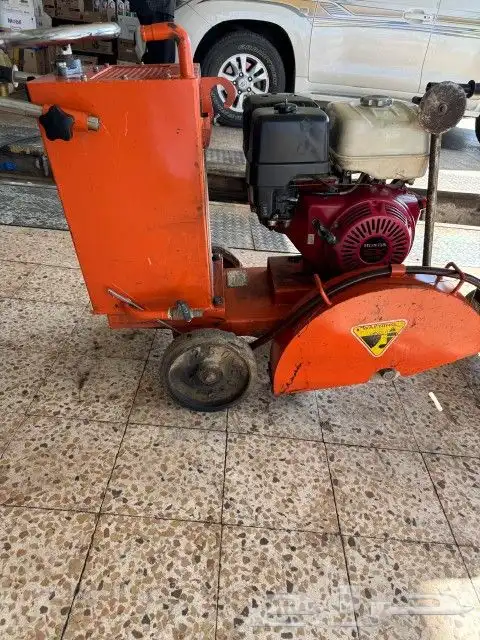 مكاين ياباني لقطع الاسفلت 2