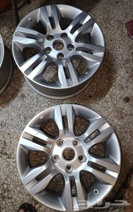 يوجد جنوط نيسان التيما 4