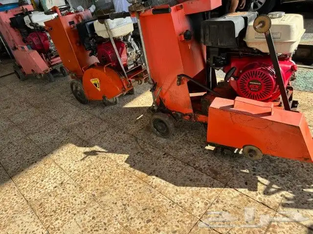 مكاين ياباني لقطع الاسفلت 4