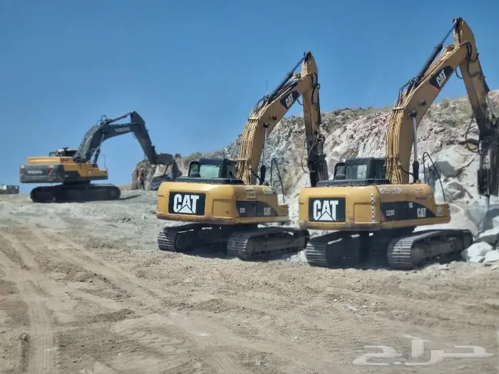 للايجار بوكلين حفار و دقاق مقاسات كبيرة 480 320 220 للع 0