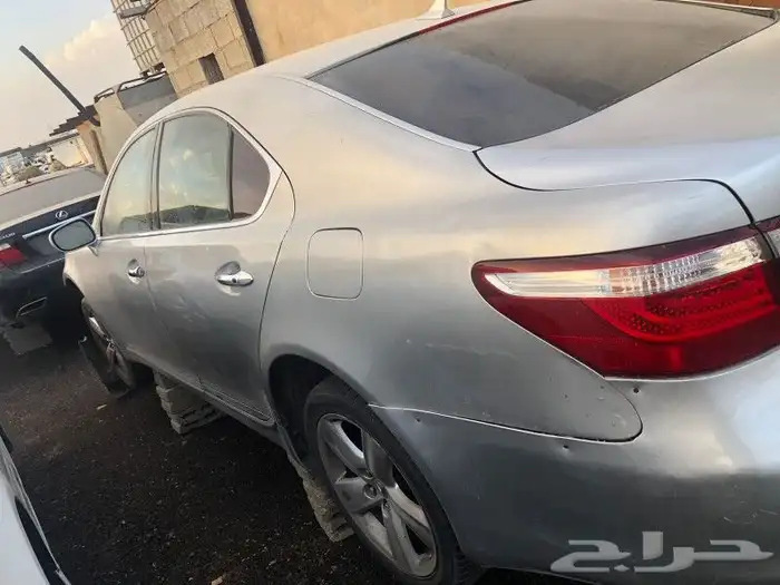 توفير جميع قطع غيار السيارات 3