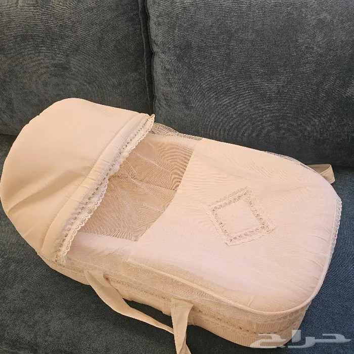 ثلاثة في واحد مهد وحامل مولود وناموسية 1