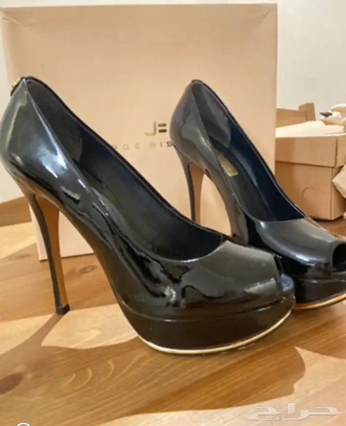 كعب شبه جديد 1