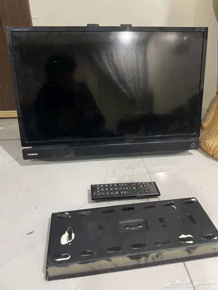 شاشه تلفزيون وتحفه 100 ريال 0