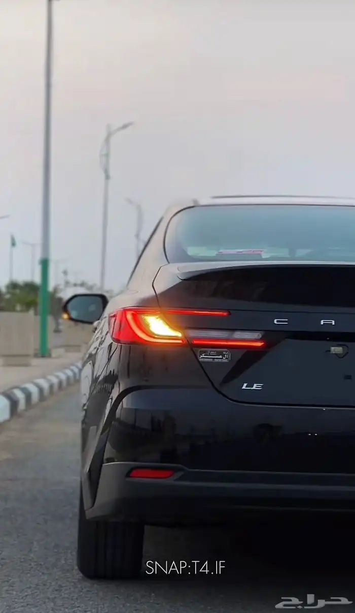 كامري LE بنزين 2025 اسود 4