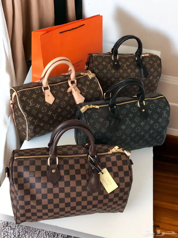 متجر شناط نسائية ماركه 18