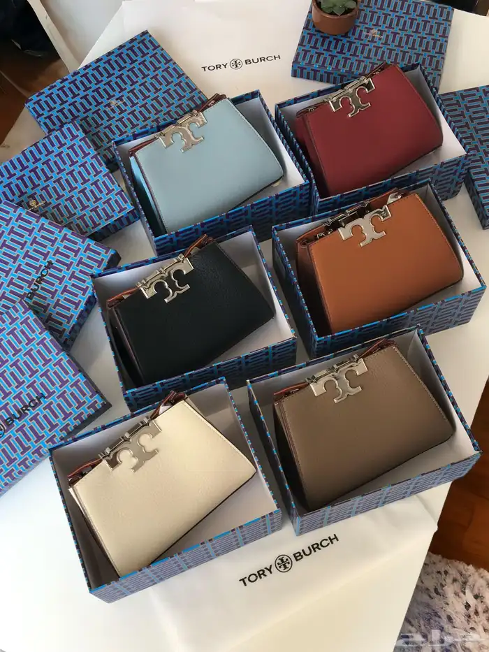 متجر شناط نسائية ماركه 22