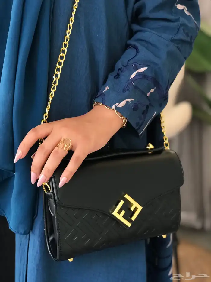 متجر شناط نسائية ماركه 4