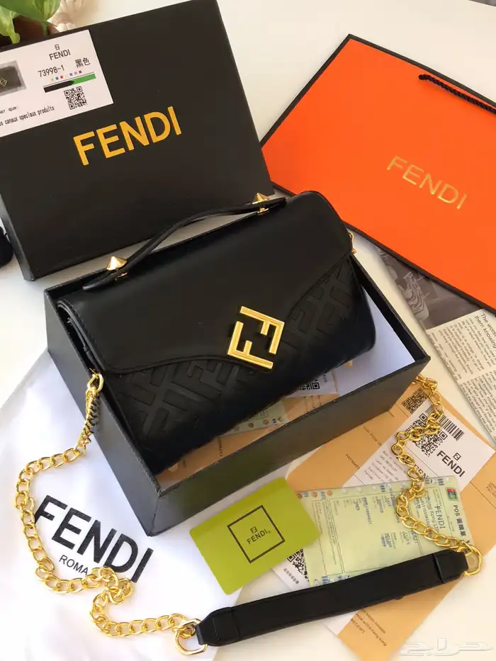 متجر شناط نسائية ماركه 7