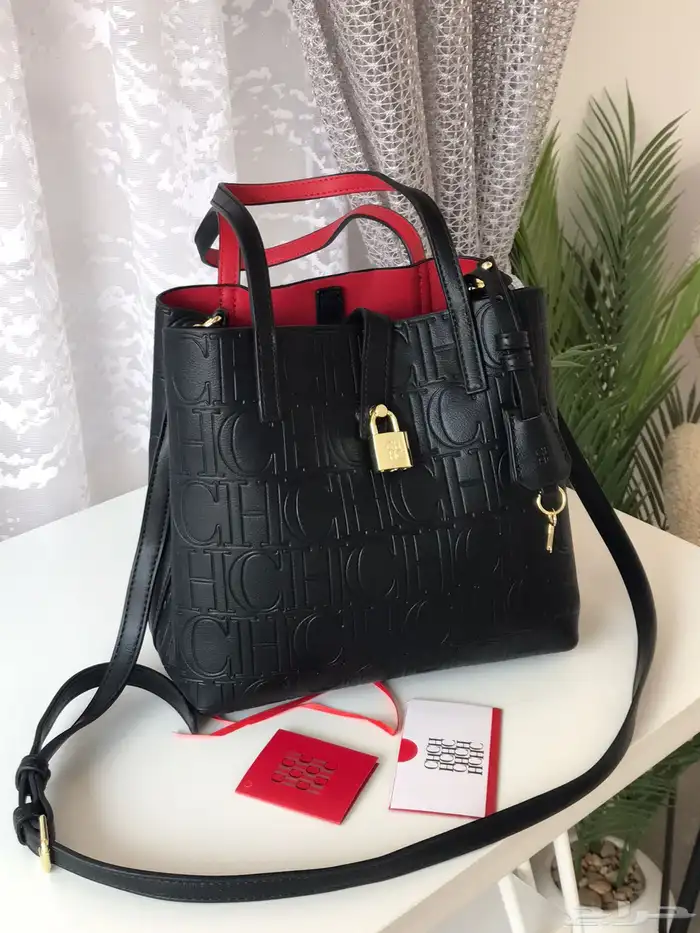 متجر شناط نسائية ماركه 20