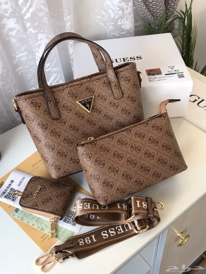 متجر شناط نسائية ماركه 12