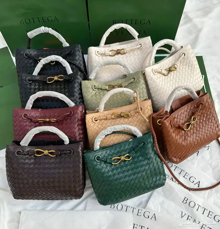 متجر شناط نسائية ماركه 14