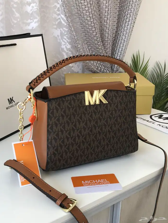 متجر شناط نسائية ماركه 5