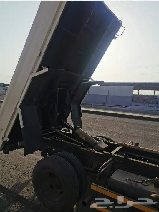 للبيع قلاب تايوتا مديل 93 5