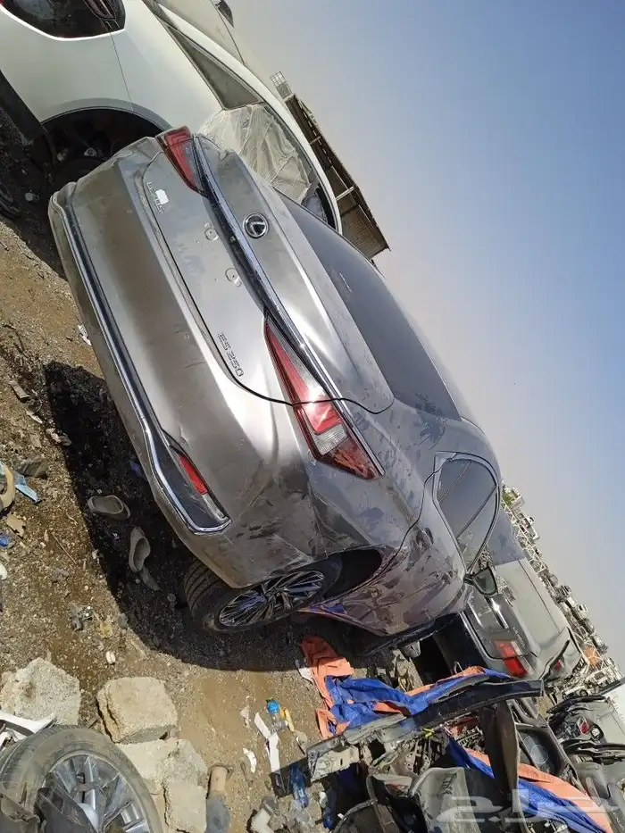 قطع غيار لكزس Es250موديل 2020 3