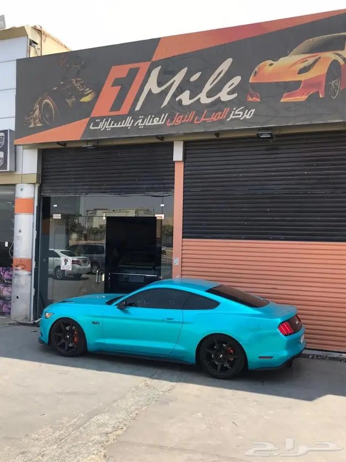 للبيع رولة تيفني او زرق لماع تجليد للسيارات والدبابات 0