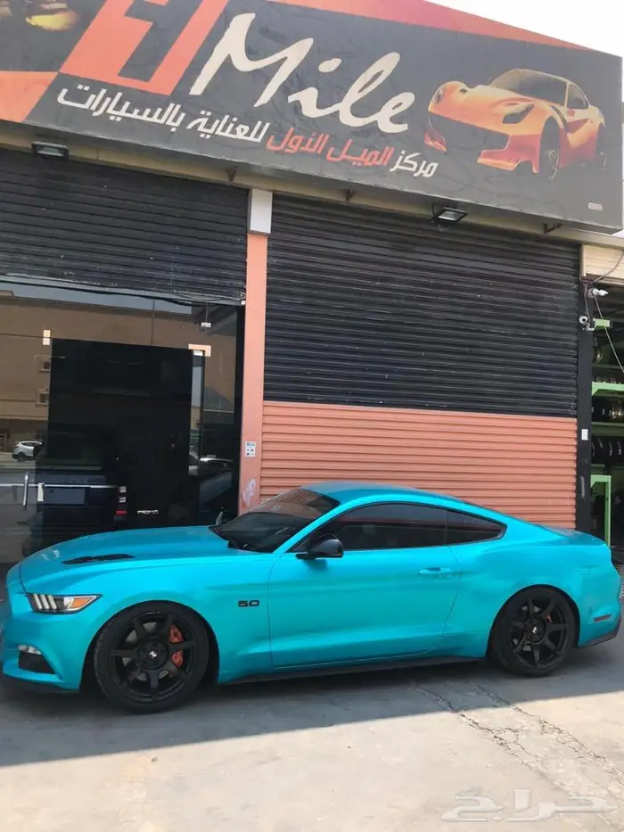 للبيع رولة تيفني او زرق لماع تجليد للسيارات والدبابات 1