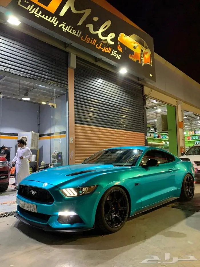 للبيع رولة تيفني او زرق لماع تجليد للسيارات والدبابات 3