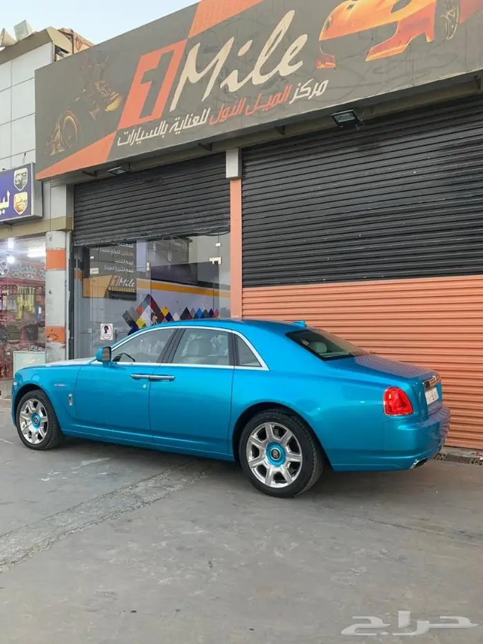 للبيع رولة تيفني او زرق لماع تجليد للسيارات والدبابات 4