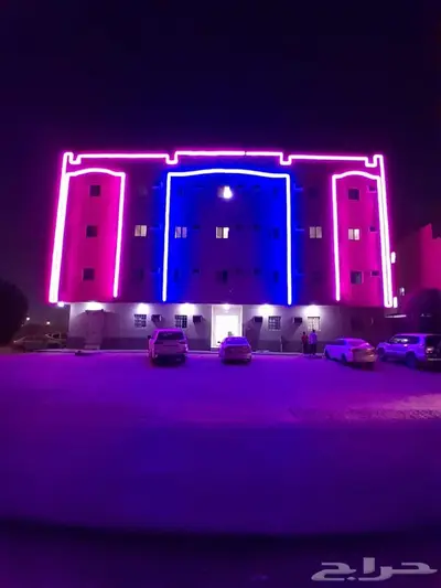 عمارة للايجار شرق الرياض مساحة 900 2