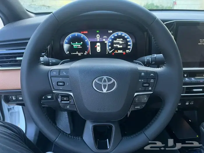 تويوتا كامري جراندي 2025 ابيض 3