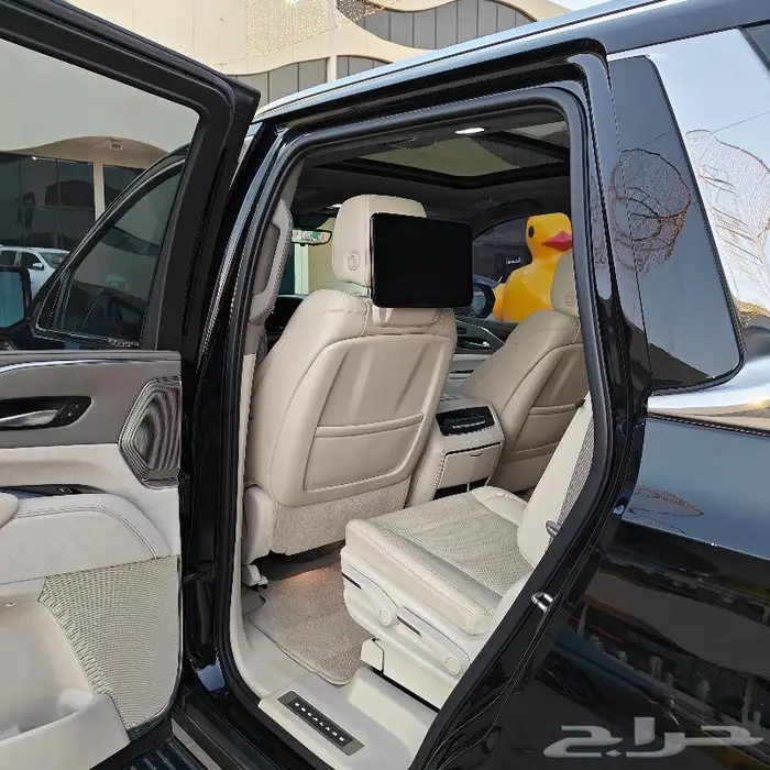 كاديلاك أسكاليد 2021 بلاتنيوم فيرست أدشن مخزن 15