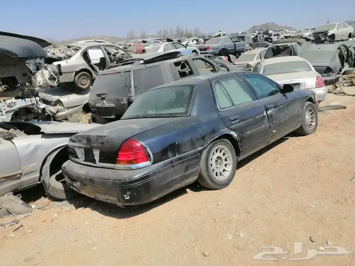 تشليح الحمدانيه فورد فكتوريا 2002للبيع قطع غيار فقط 2