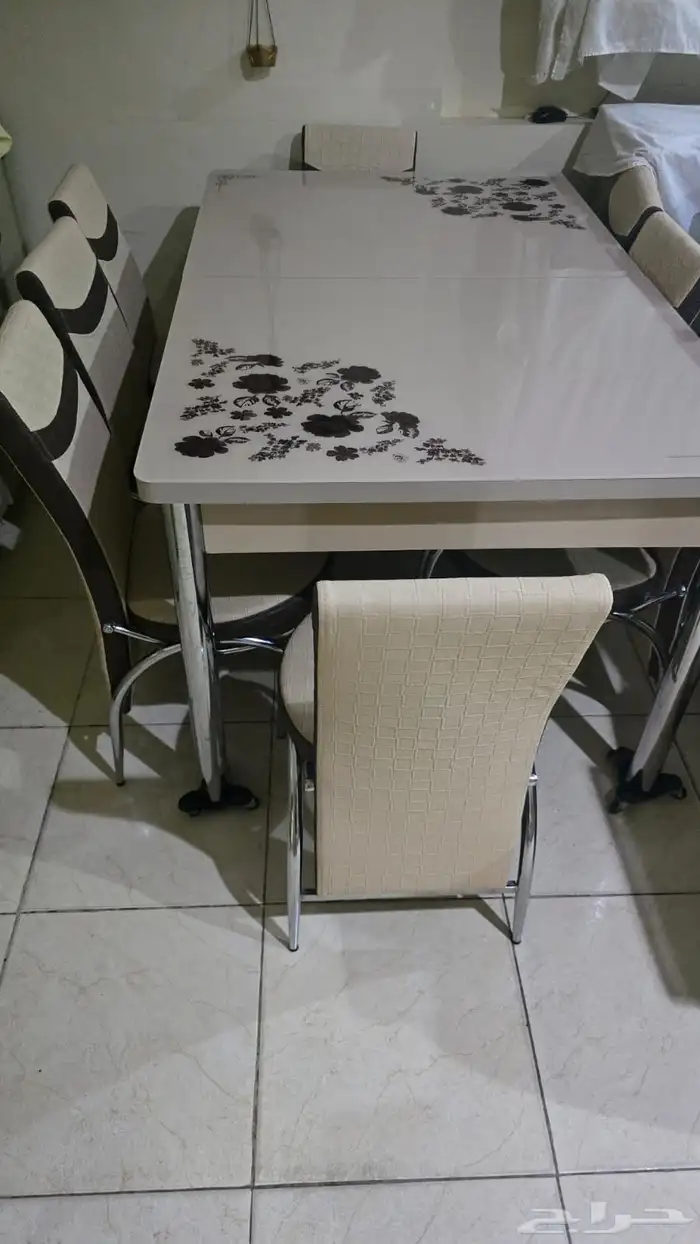 طاولة طعام 1