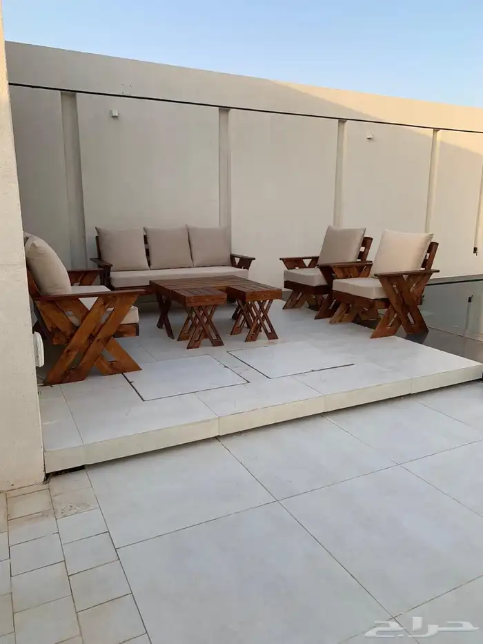 جلسه خارجية خشب طبيعي مقاوم للشمس والمطر 2