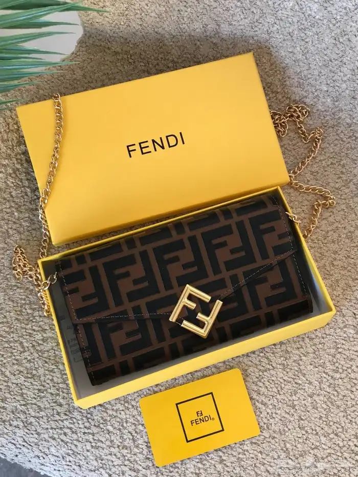 متجر شناط نسائية ماركه 21