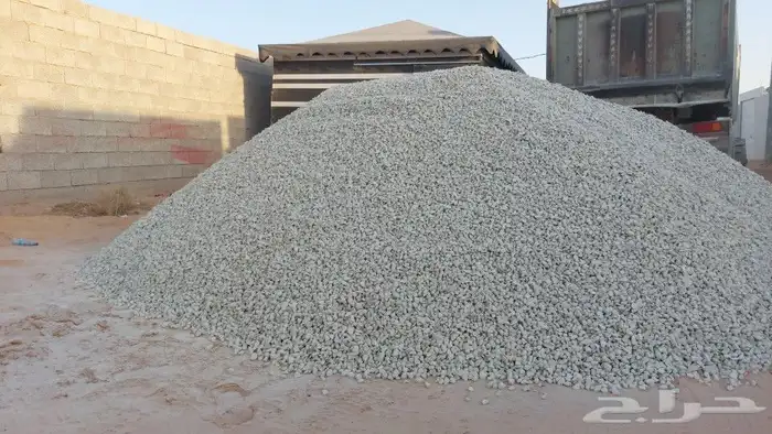 بحص ابيض ورمل ابيض وبحص اسود وبطحا واسفلت 1