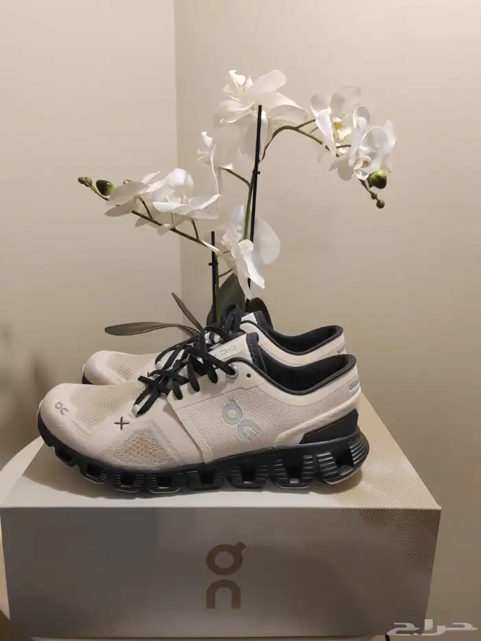 جزم أصلية اون رانينق ON RUNNING اسيكس ASICS 1