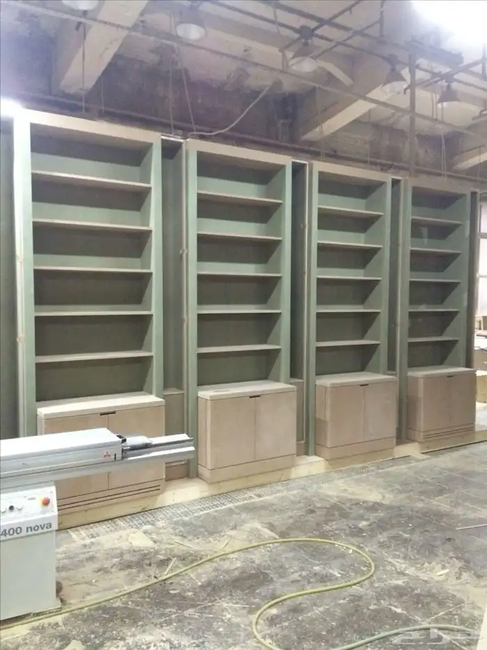 رفوف صيدليات. عطور. 0