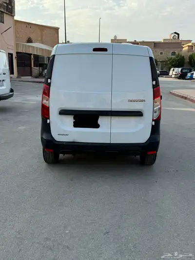 فان رينو دوكر فان 2022 زجاج كهرب 5