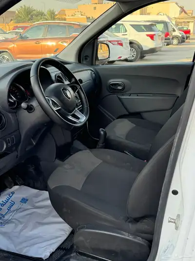 فان رينو دوكر فان 2022 زجاج كهرب 7