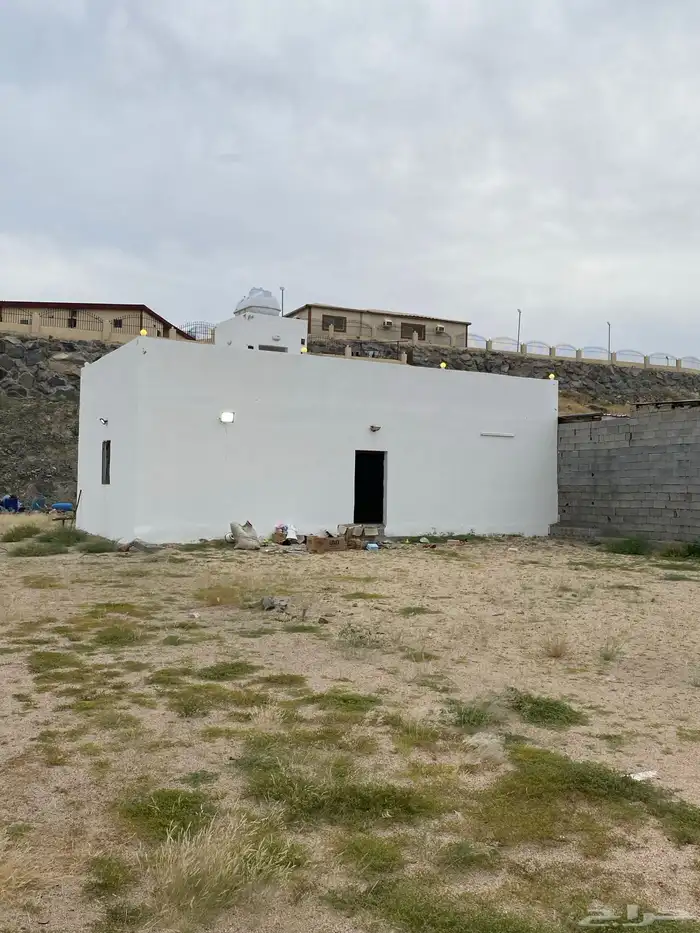 للبيع بيت غرفتين حوش 1700 م 3