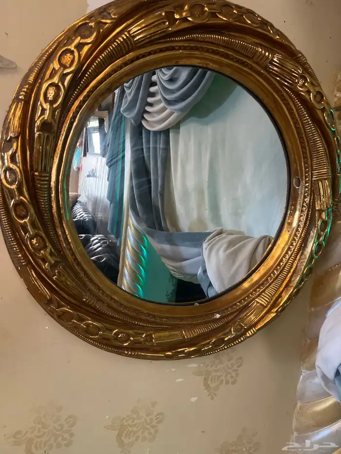 مرايه طوليه فضيه واثنين مذهبه دائريه 1