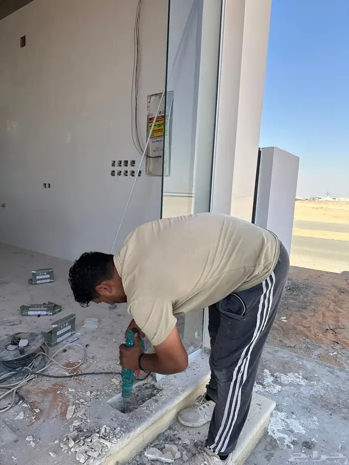 زجاج سكريت بجميع اعماله 26
