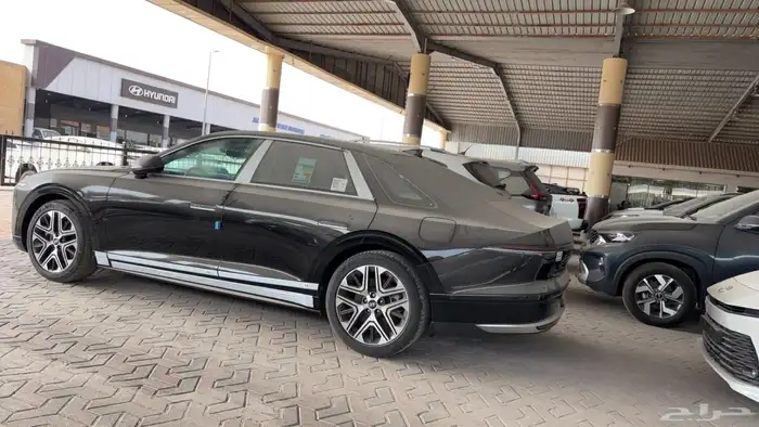 ازيرا بريميوم 2025 1