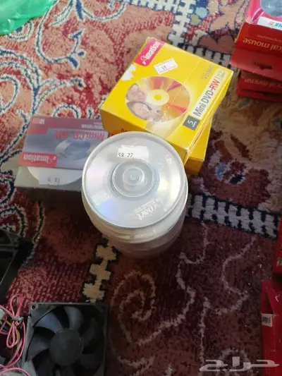 840 قطعة أغراض كمبيوتر مشكلة للبيع 1