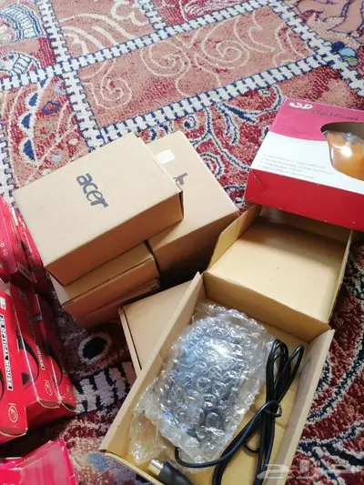 840 قطعة أغراض كمبيوتر مشكلة للبيع 29