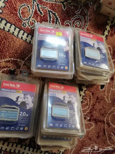 840 قطعة أغراض كمبيوتر مشكلة للبيع 31