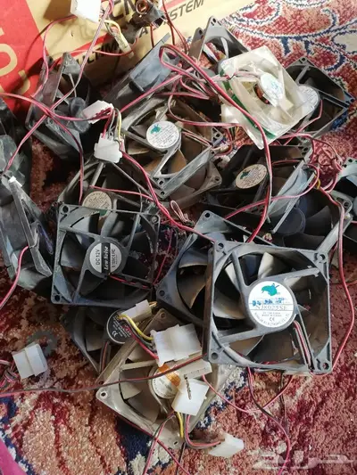 840 قطعة أغراض كمبيوتر مشكلة للبيع 35