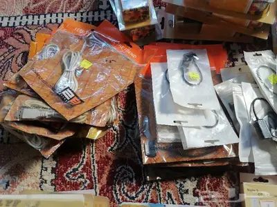 840 قطعة أغراض كمبيوتر مشكلة للبيع 17
