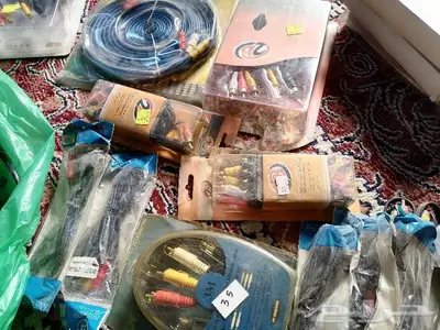 840 قطعة أغراض كمبيوتر مشكلة للبيع 25