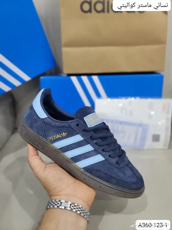 شوزات اديداس ماستر رجالي ونسائي بسعر مخفض 21