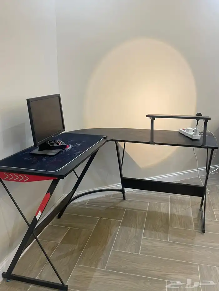 طاوله قمينيق 0