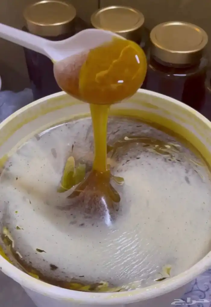 عسل السدر رجال المع عسل انا المسائل عن جودته امام الله 0